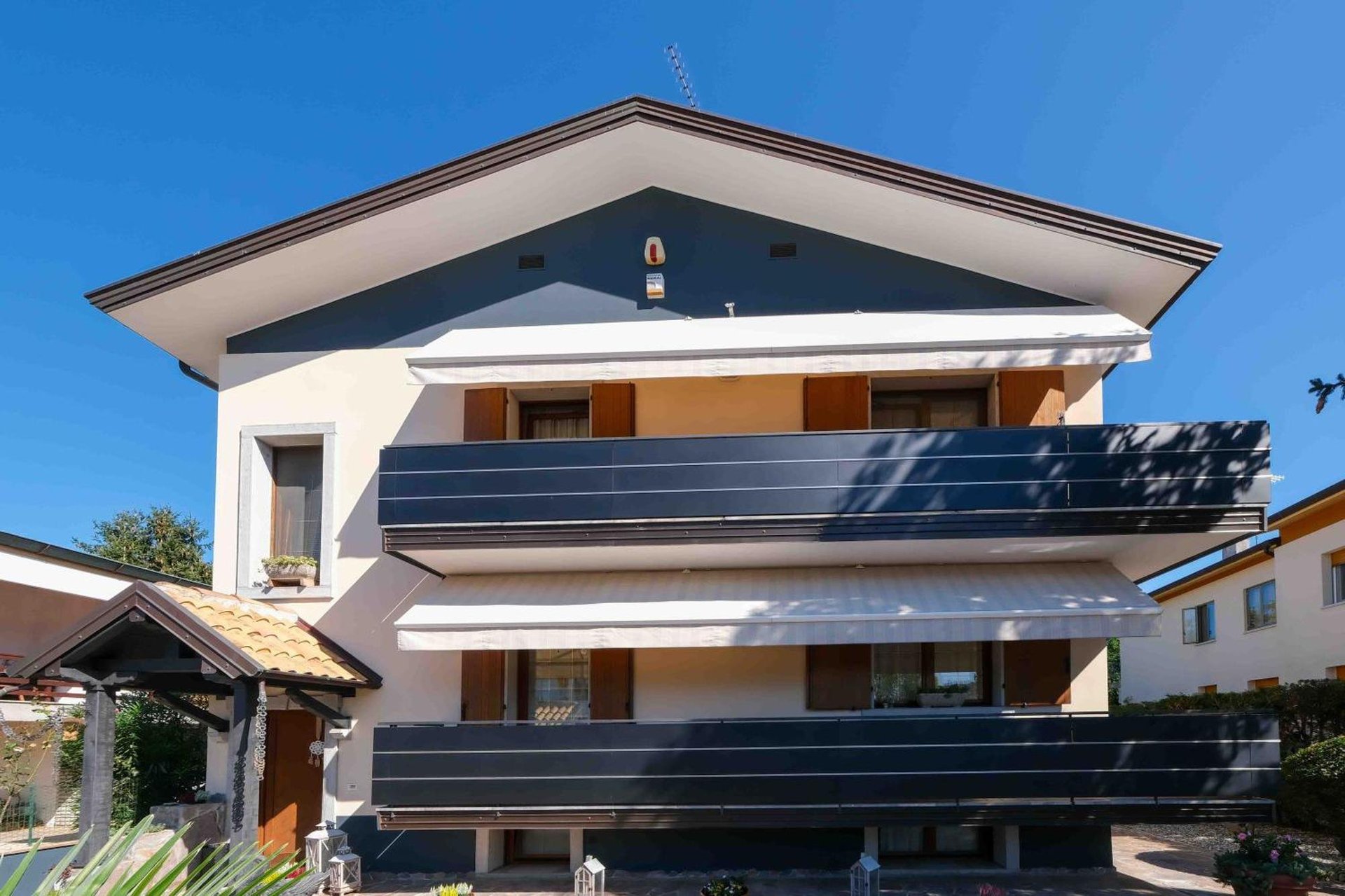 Facciata della Chiarelli House a Udine